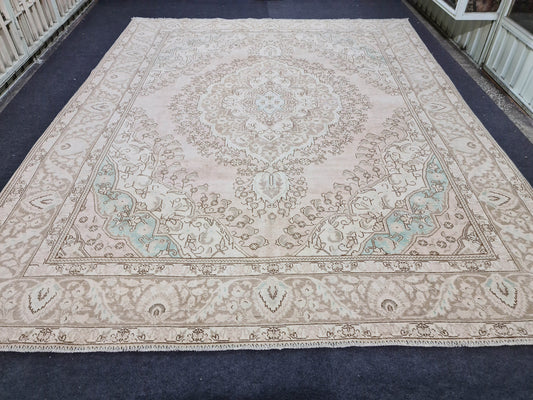 10x12 Exquisite Oversized Vintage Oriental Rugs: Timeless Elegance for Your Home/ 9.65X12.3 feet
