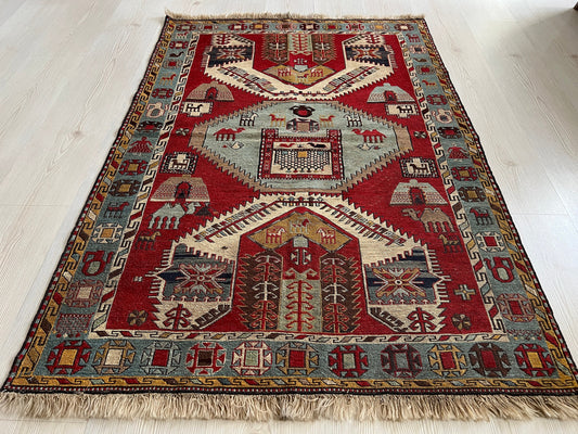 Vintage Traditional Handmade Wool Soumak Rug //3.30x4.70 feet