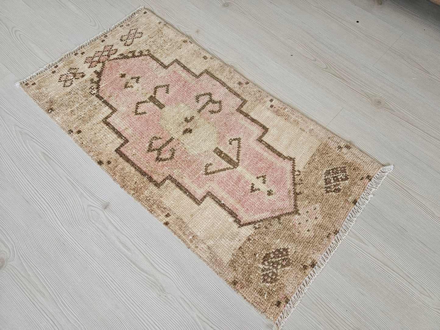 1.5x3 Vintage Turkish Yastik - Hand Knotted Wool Small Oushak Rug - Rustic Decor Bath Mat - Doormat for front of Door